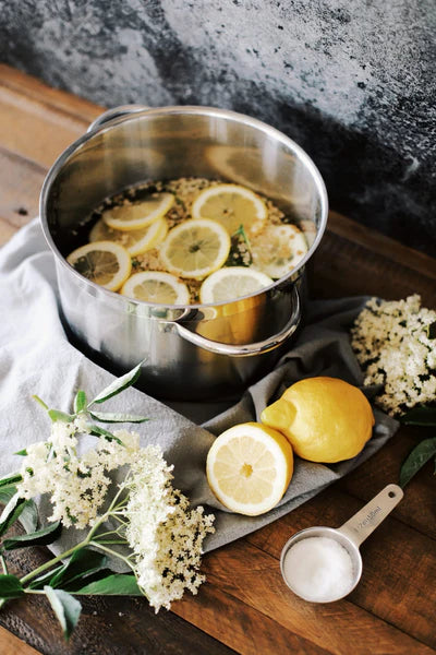 Recipe to make elderflower cordial without sugar.