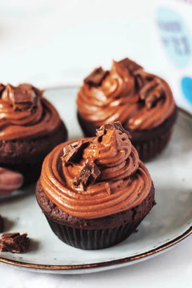 Make healthy chocolate cupcakes with no sugar chocolate frosting. 